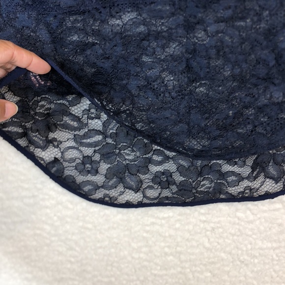 NWT Sachin + Babi Midnight Blue Scallop Lace Top SIZE SMALL - Picture 7 of 9